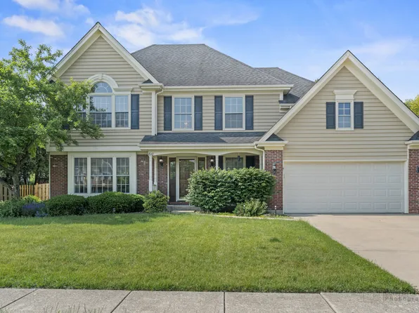 810 High Ridge Dr, West Chicago, IL 60185