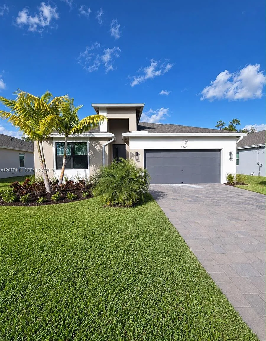 Twin Oaks — Photo 1