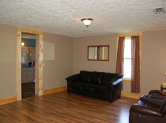 5th image of 262 E Ottawa St