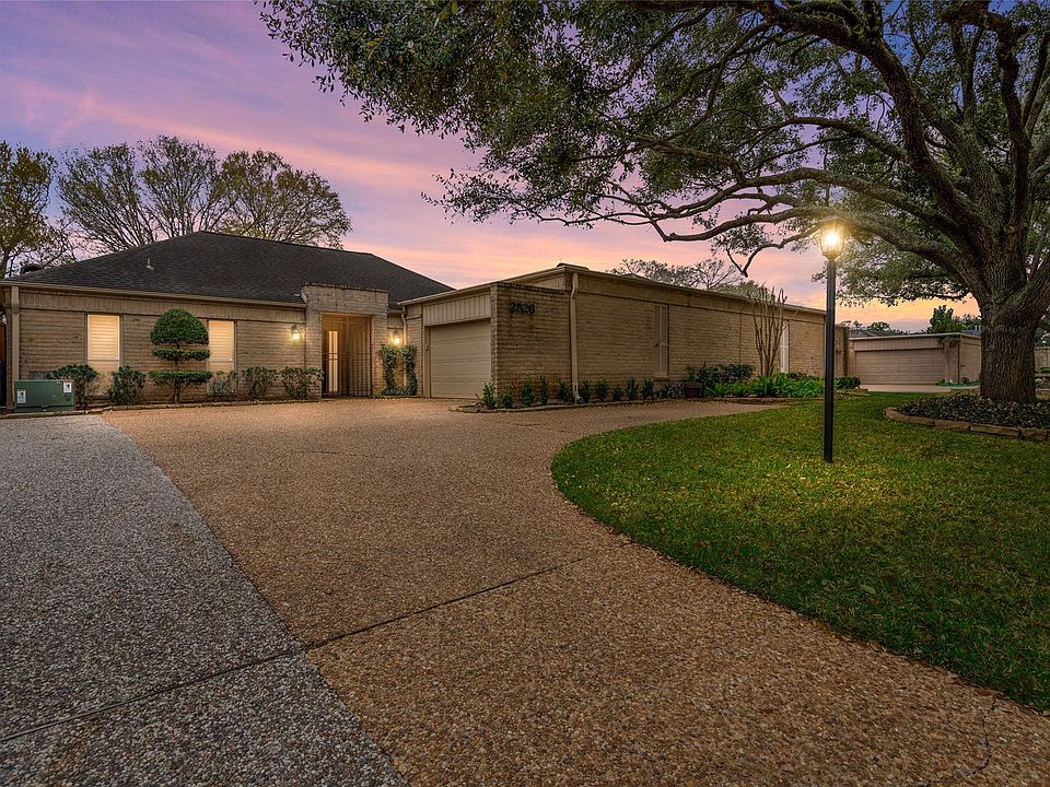 1st image of 2526 Country Club Blvd