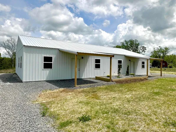 9170 Charlie Birger Ln, Marion, IL 62959