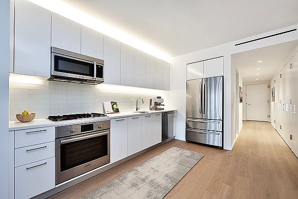 1st image of 685 1st Ave APT 20F