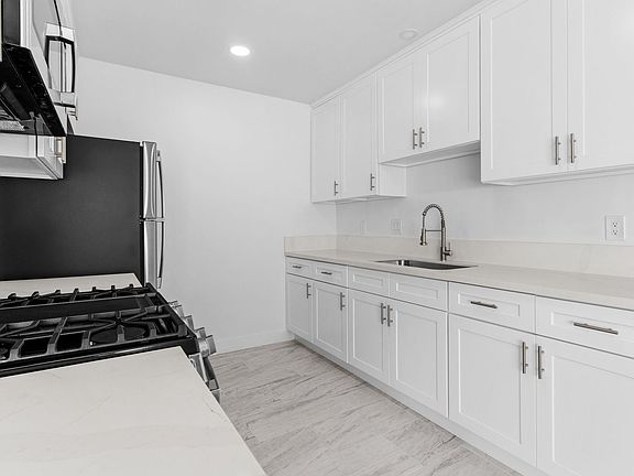 5th image of 525-537 N Chestnut Ave #537-02