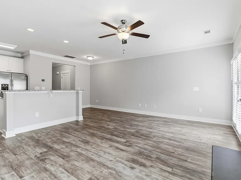 730 Elmbrook Dr — Photo 7