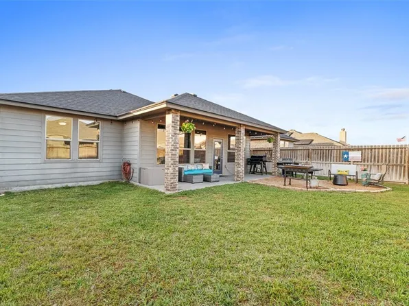 1015 Pasadena St, Portland, TX 78374