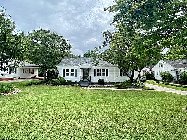 210 Tuggle St photo 1