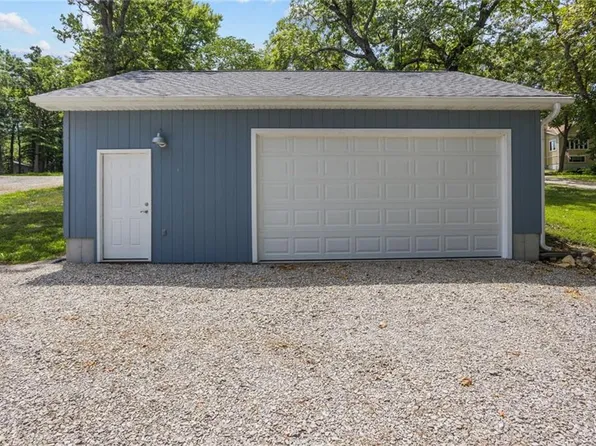 153 W Sugar Lake Dr, Mound City, KS 66056