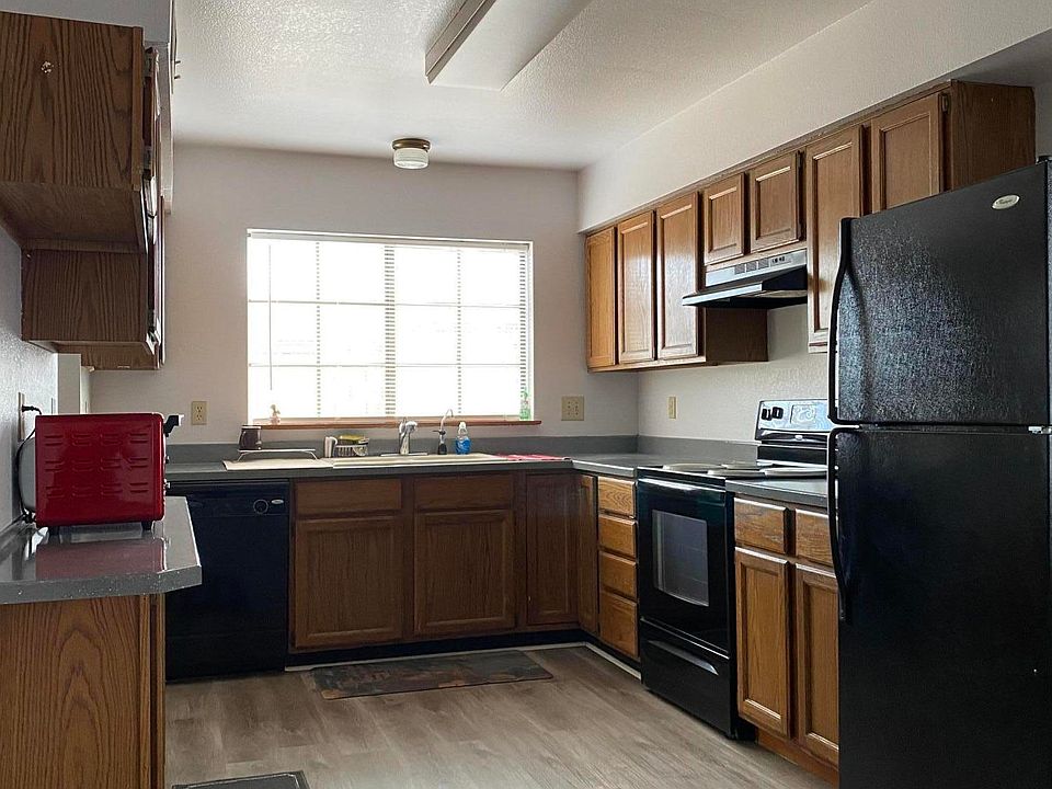 2nd image of 739 N Kristen