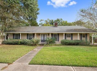 5724 Fairway Dr, Zachary, LA 70791