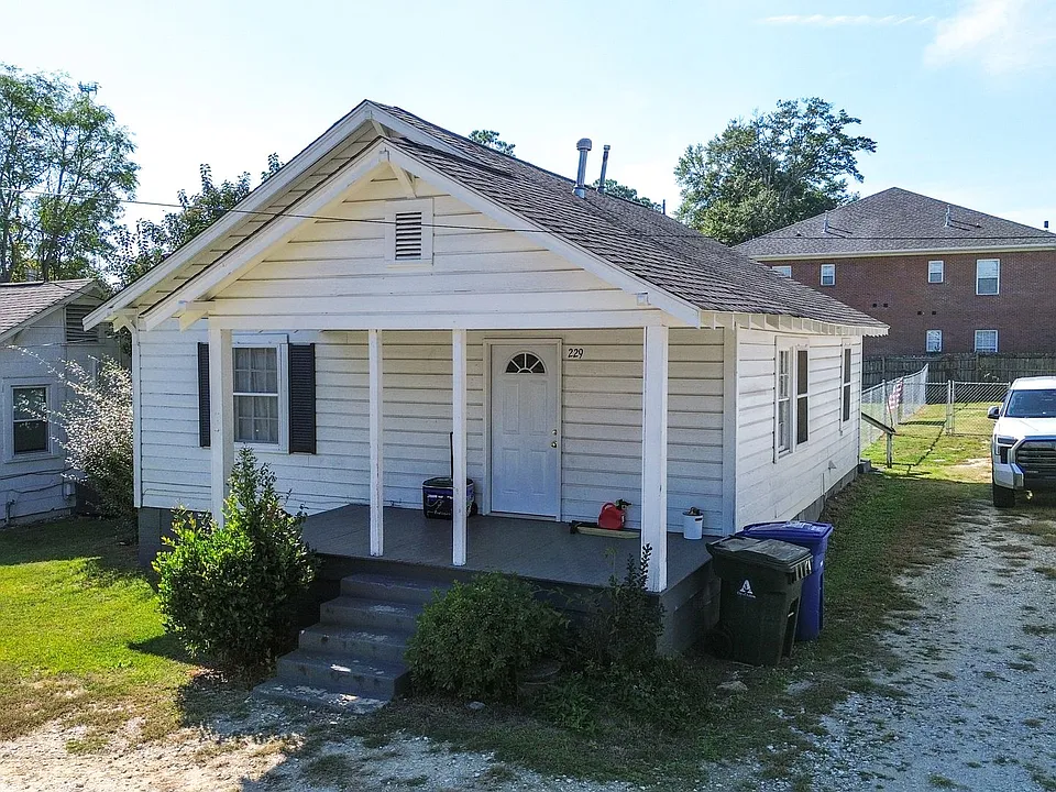229 Cook St