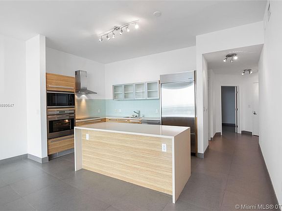 4th image of 2020 N Bayshore Dr APT 2304