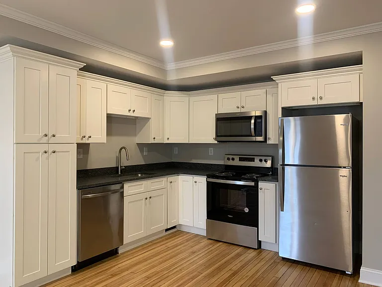 10 Richmond St #1 — Photo 1