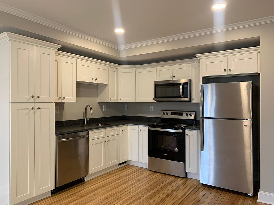 1st image of 10 Richmond St #1