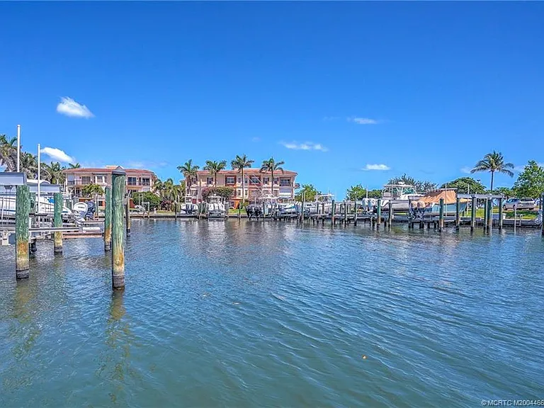 1528 NE Outrigger Landings Dr #208 — Photo 62
