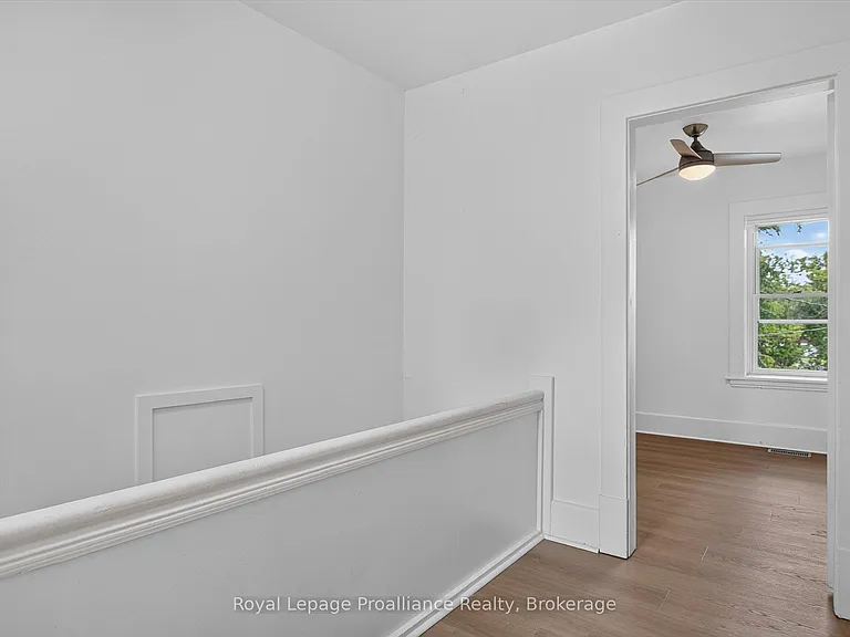367 Edinburgh St — Photo 13