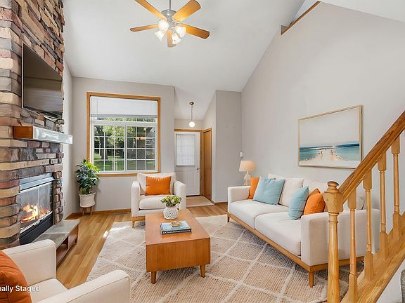 4th image of 18231 Warbler Ln