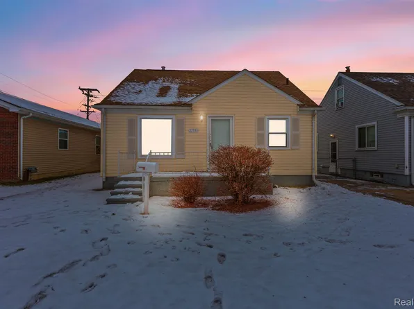 27550 Garfield St, Roseville, MI 48066
