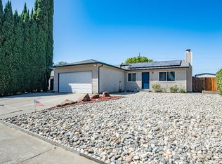 655 W Creekside Circle, Dixon, CA 95620