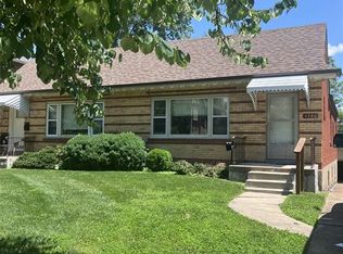 1146 Moorlands Dr, Saint Louis, MO 63117