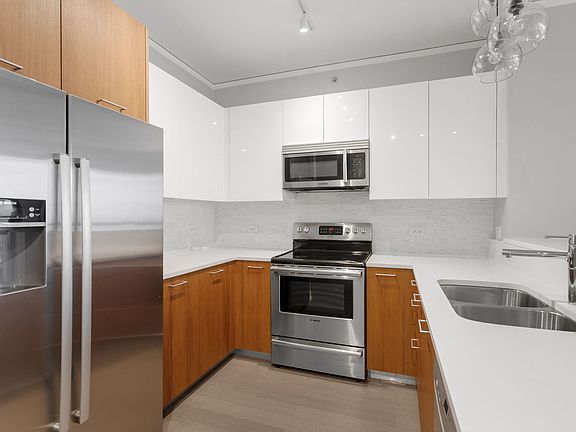 5th image of 1901 S Calumet Ave #2205