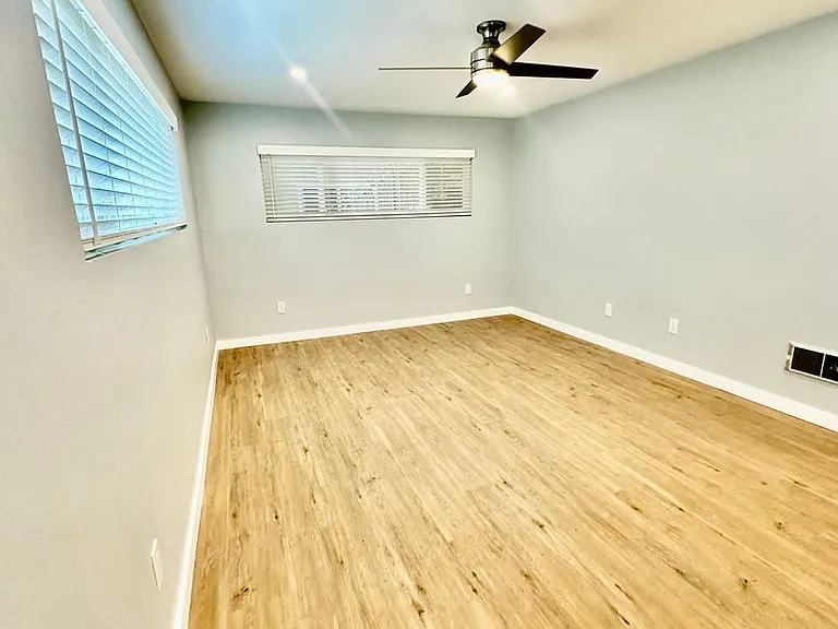 215 Euclid Avenue — Photo 29