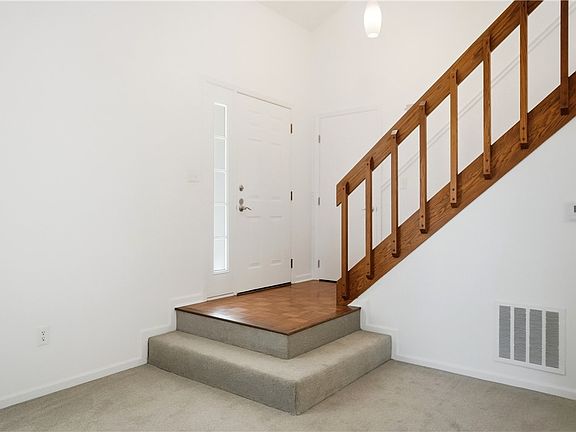 5th image of 8442 McEwen Rd
