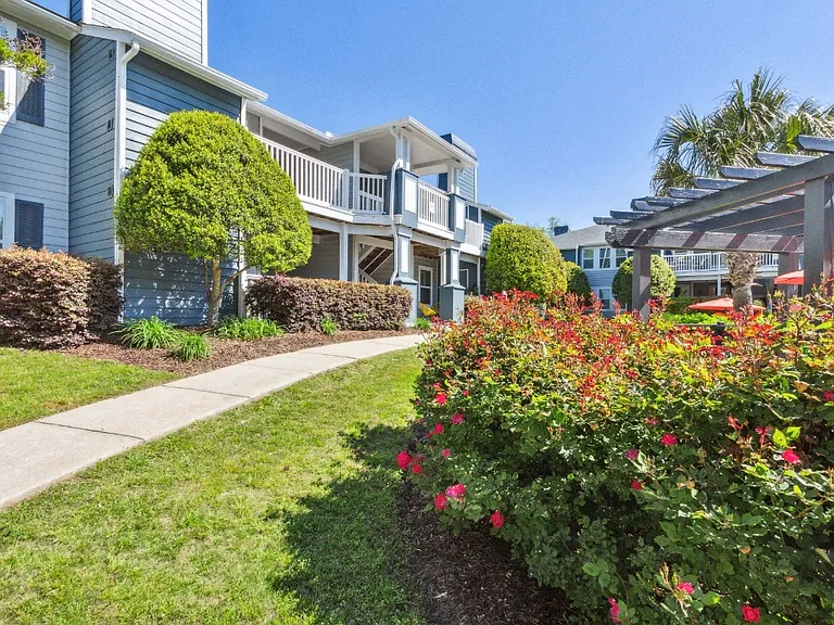 Palmetto Place Apartments — Photo 4