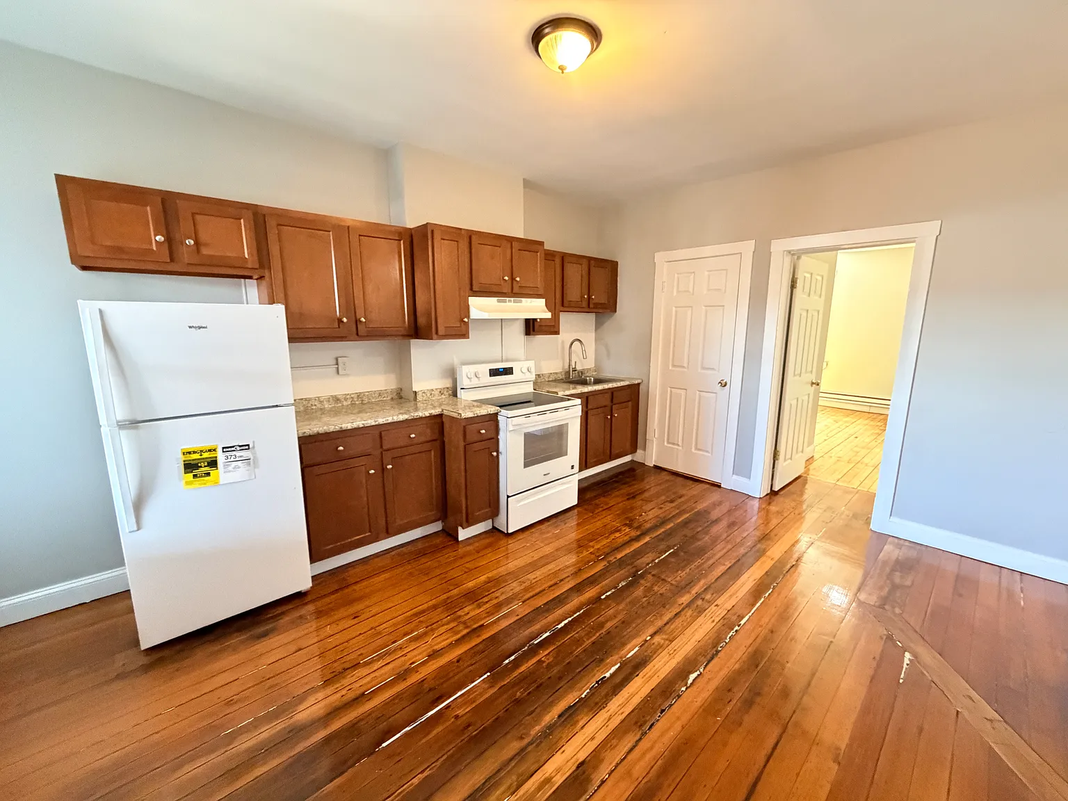 2 bed, 720 sqft, $1,400 — Photo 4