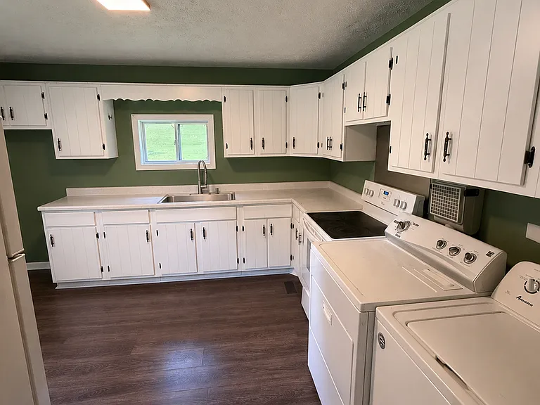 272 Loop Hollow Rd — Photo 2