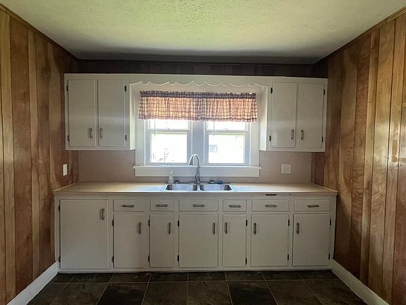 3rd image of 113 Garmon Ave