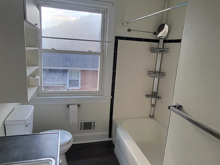 2316 Greenbrier Dr — Photo 22