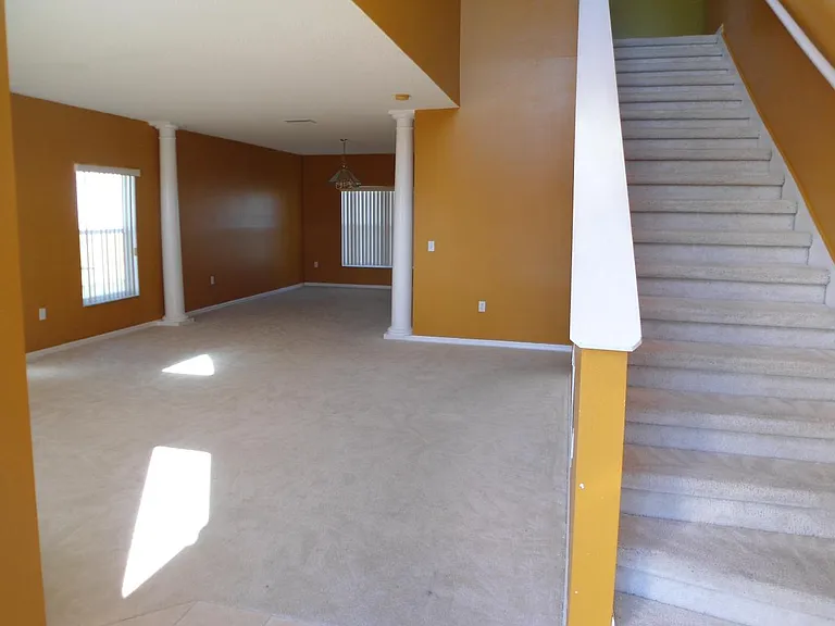 221 Amesbury Ln — Photo 14