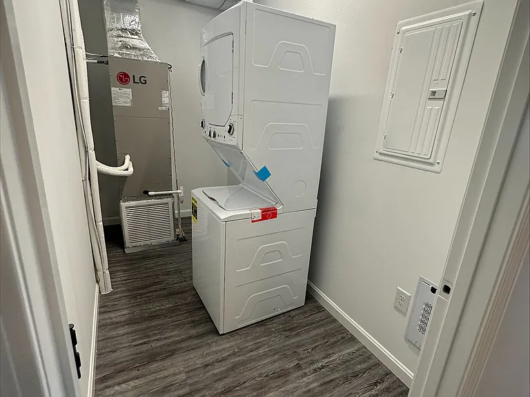 135 Waterman Ave #11 — Photo 8
