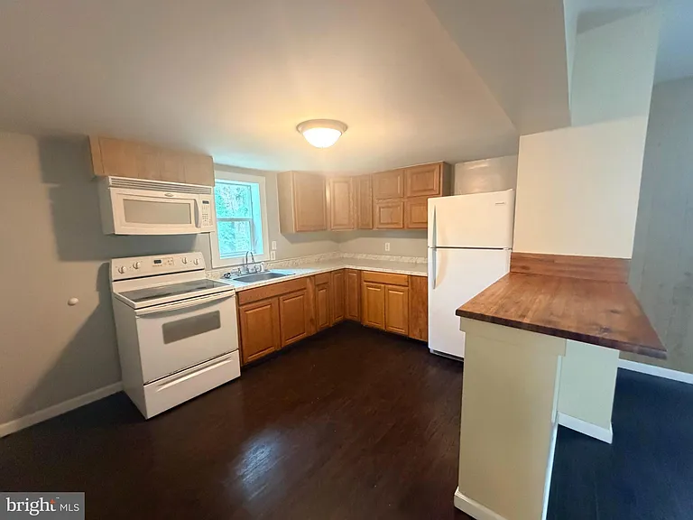 125 E Main St — Photo 26