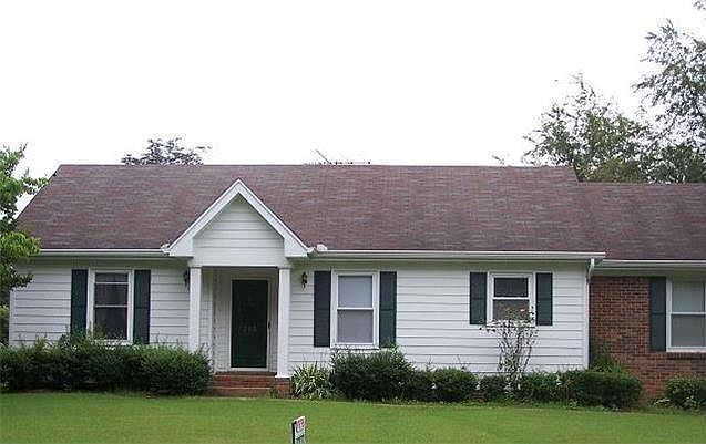 1st image of 209 Pebble Glen Dr