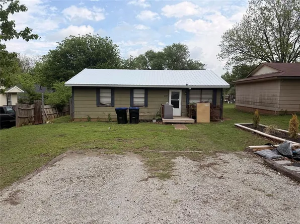 511 S 7th St, Noble, OK 73068