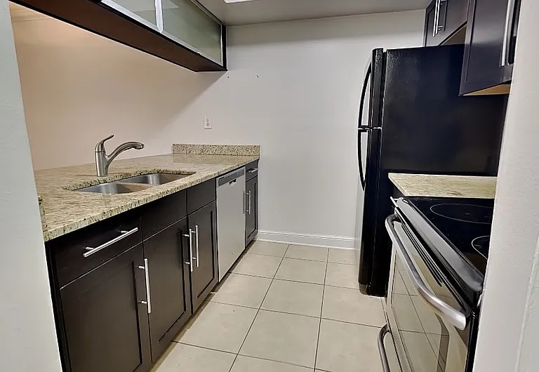 3102 W Horatio St #24 — Photo 5