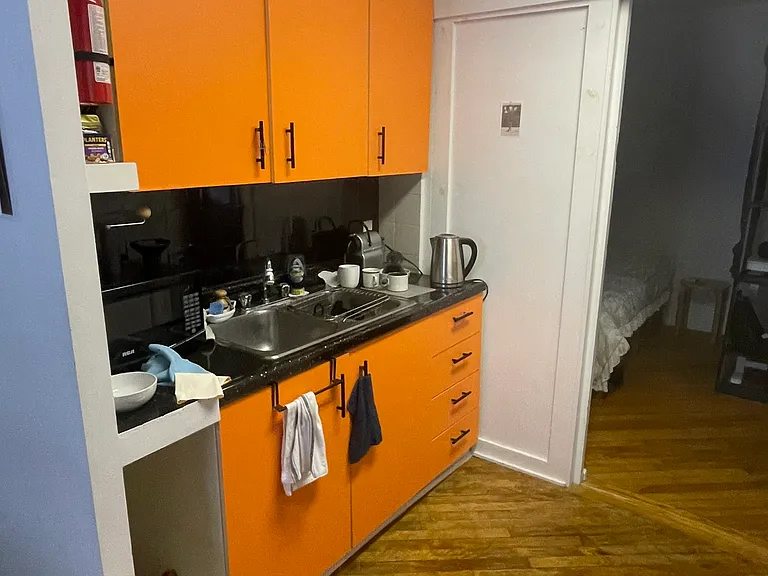 45 Louisa St #C — Photo 7