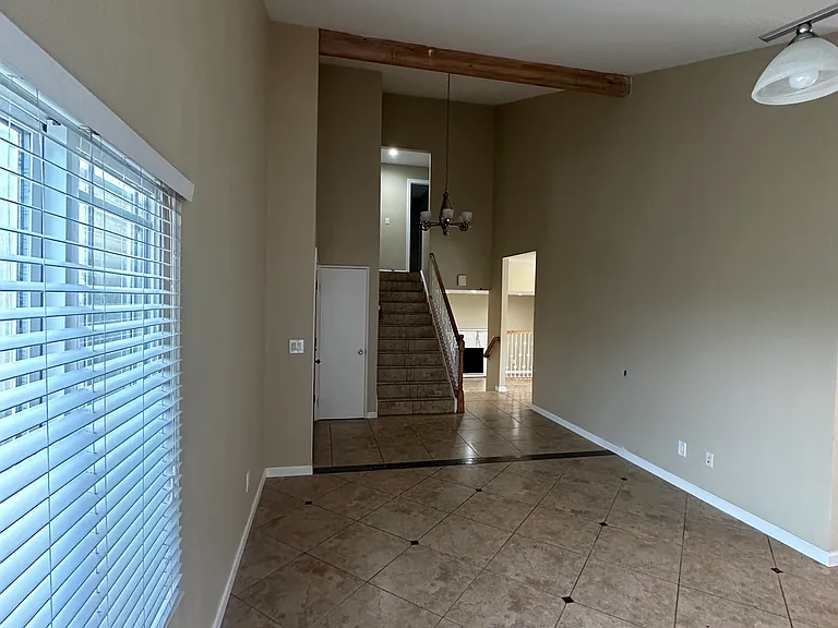 704 Windward Ct — Photo 1