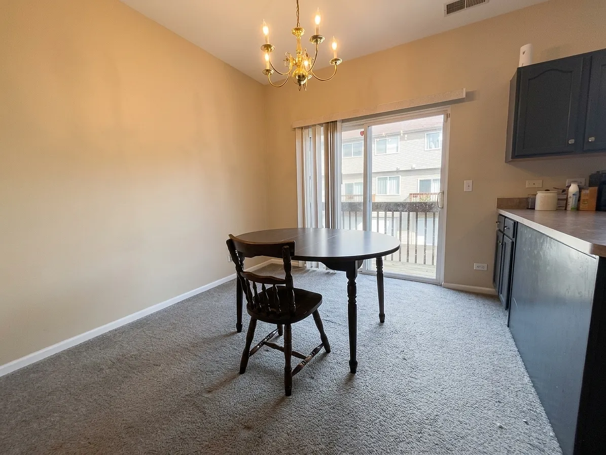 2 bed, 2.5 bath, 1350 sqft, $2,600 — Photo 4