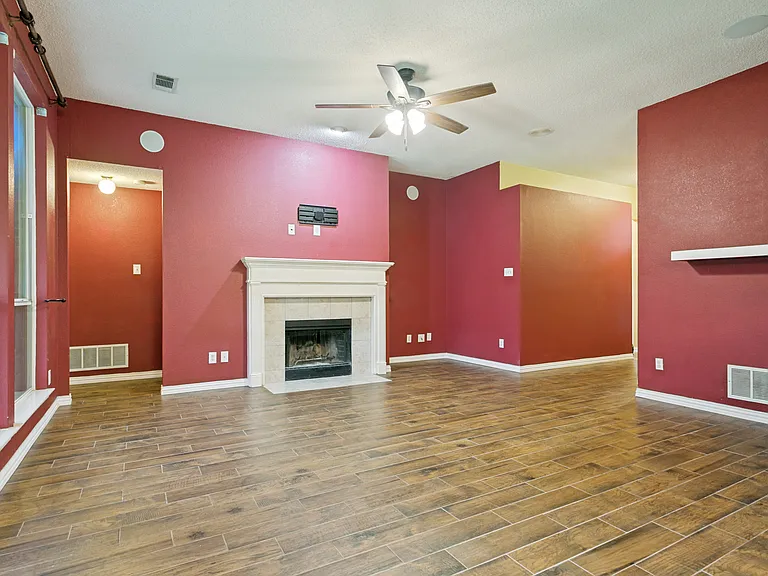 3004 Norwich Ln — Photo 5