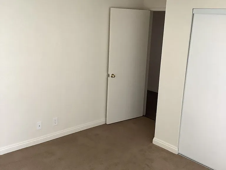 Laurel Canyon Apartments — Photo 50