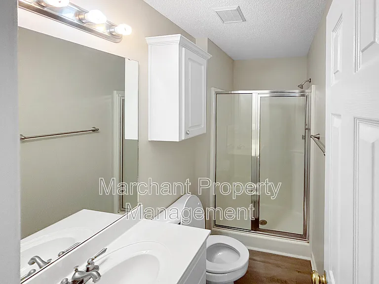 215 Rexford Dr — Photo 16