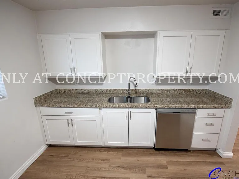 943-971 Chapel Dr — Photo 38
