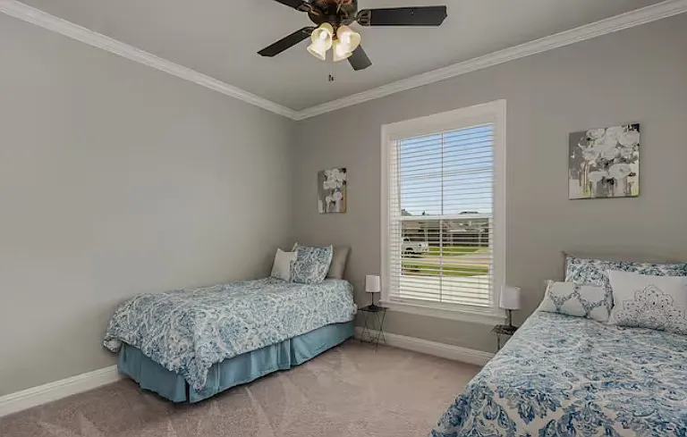 5804 Bluebonnett Dr — Photo 11