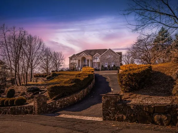 2 Collaberg Road, Stony Point, NY 10980