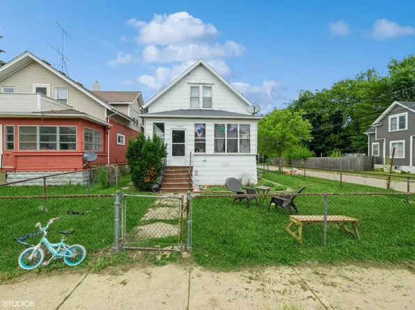 1302 69th St, Kenosha, WI 53143