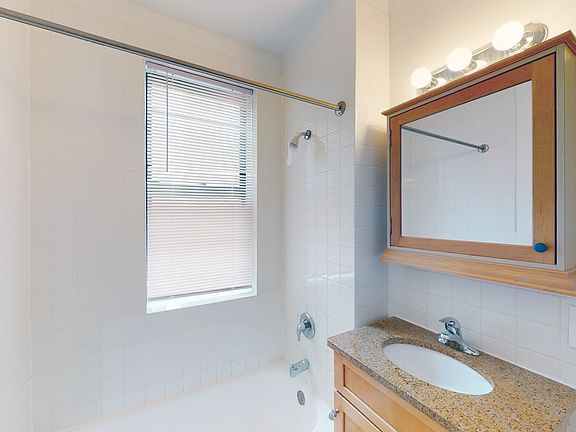 4th image of 1350 E 53rd St #5238-003