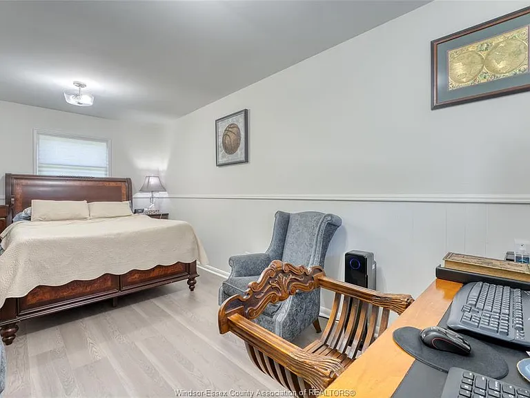 4062 Roseland Dr E — Photo 22