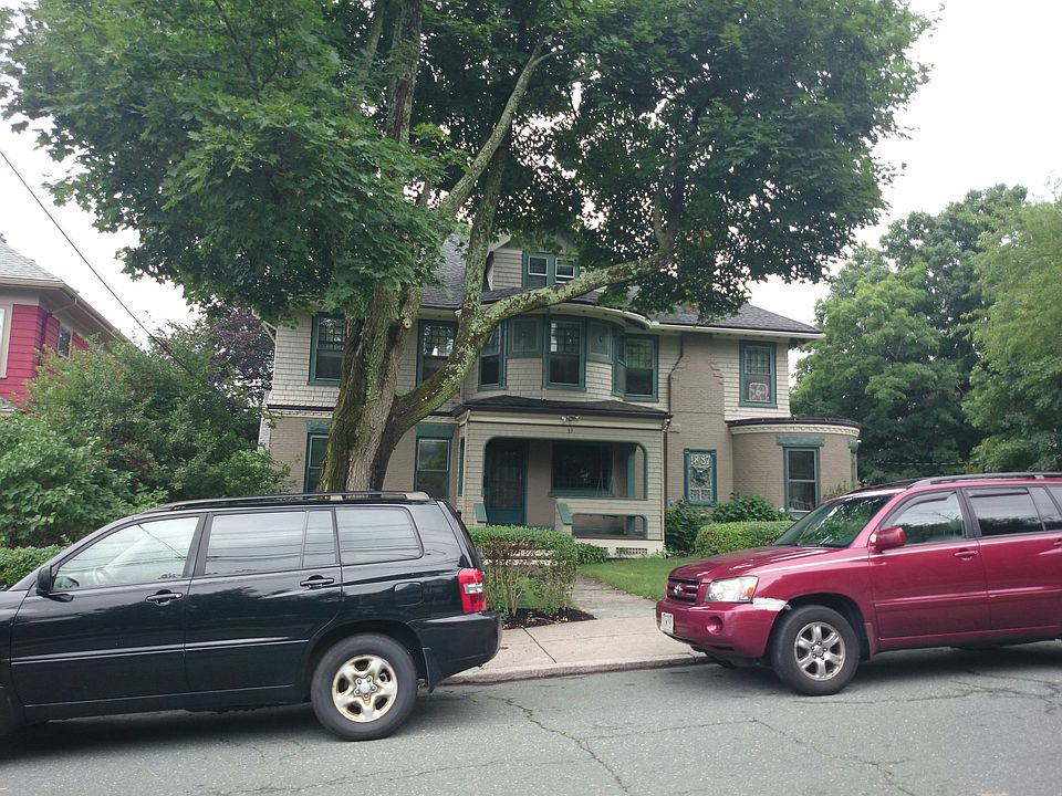 2nd image of 33 Carruth St